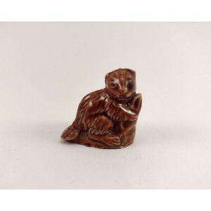 Wade Rose Tea Whimsies England Miniature Figurine BEAVER Brown Collectible